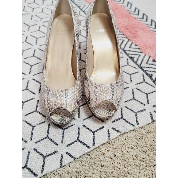 Stuart Weitzman Faux Python Patent Leather Peep Toe Heels, sz 7.5 - Picture 5 of 16